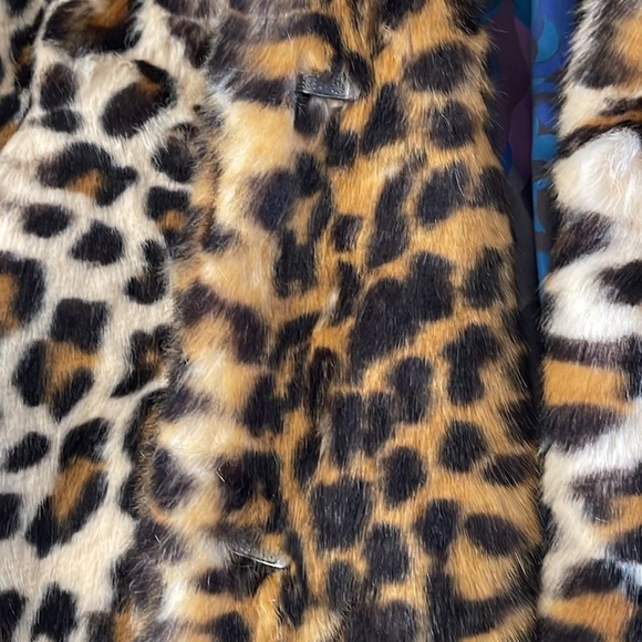 NWOT Trina Turk Leopard Print Faux Fur Coat - Picture 9 of 13